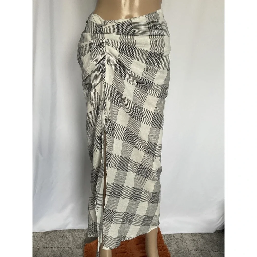 Forever 21 Womens  Plaid Médium A-line‎ Maxi Skirt Grey White